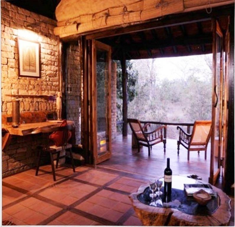Kanha Earth Lodge Mandlā Szoba fotó