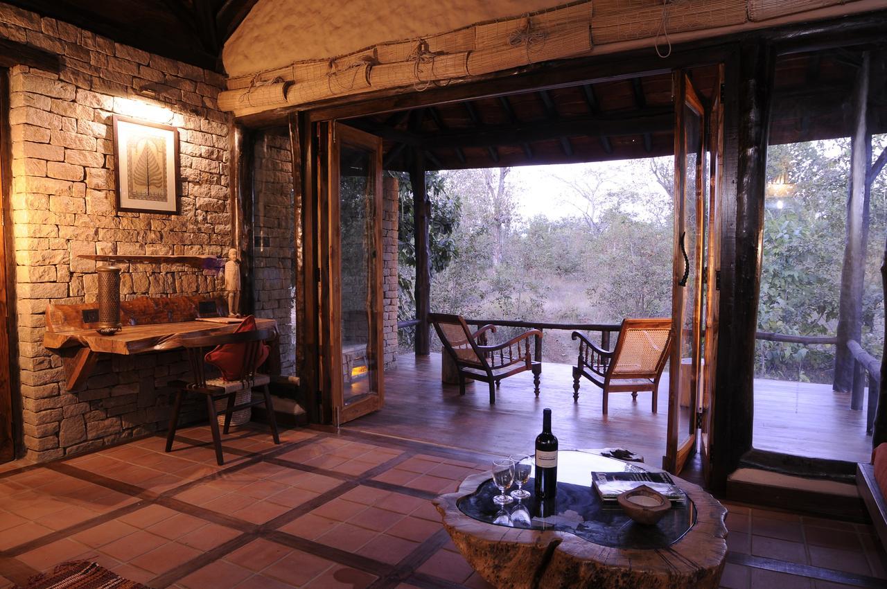 Kanha Earth Lodge Mandlā Szoba fotó