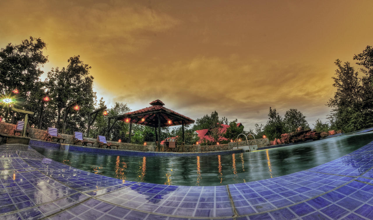Kanha Earth Lodge Mandlā Kültér fotó